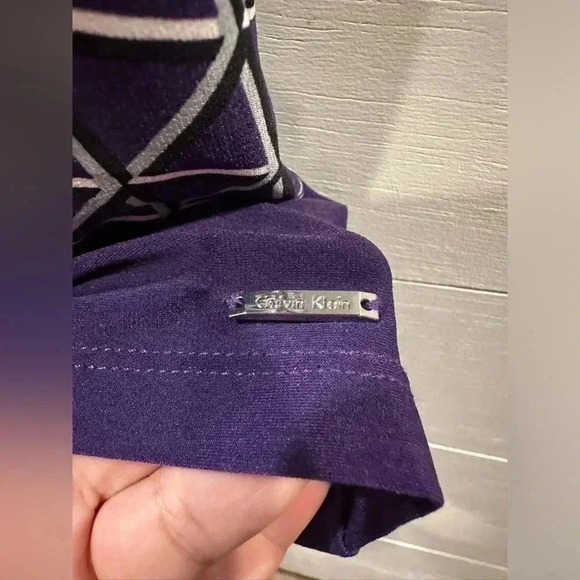 Calvin Klein Purple Geometric Sleeveless Blouse- size Petite X- Small - Picture 4 of 6
